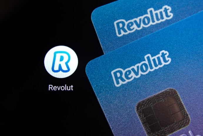 Revolut Introduces eSIM Service with Global Data for UK Customers